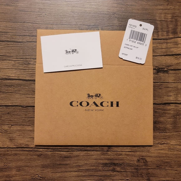 NWT Retail $78 Coach Wristlet SV/Platinum w/gift box - Picture 2 of 3